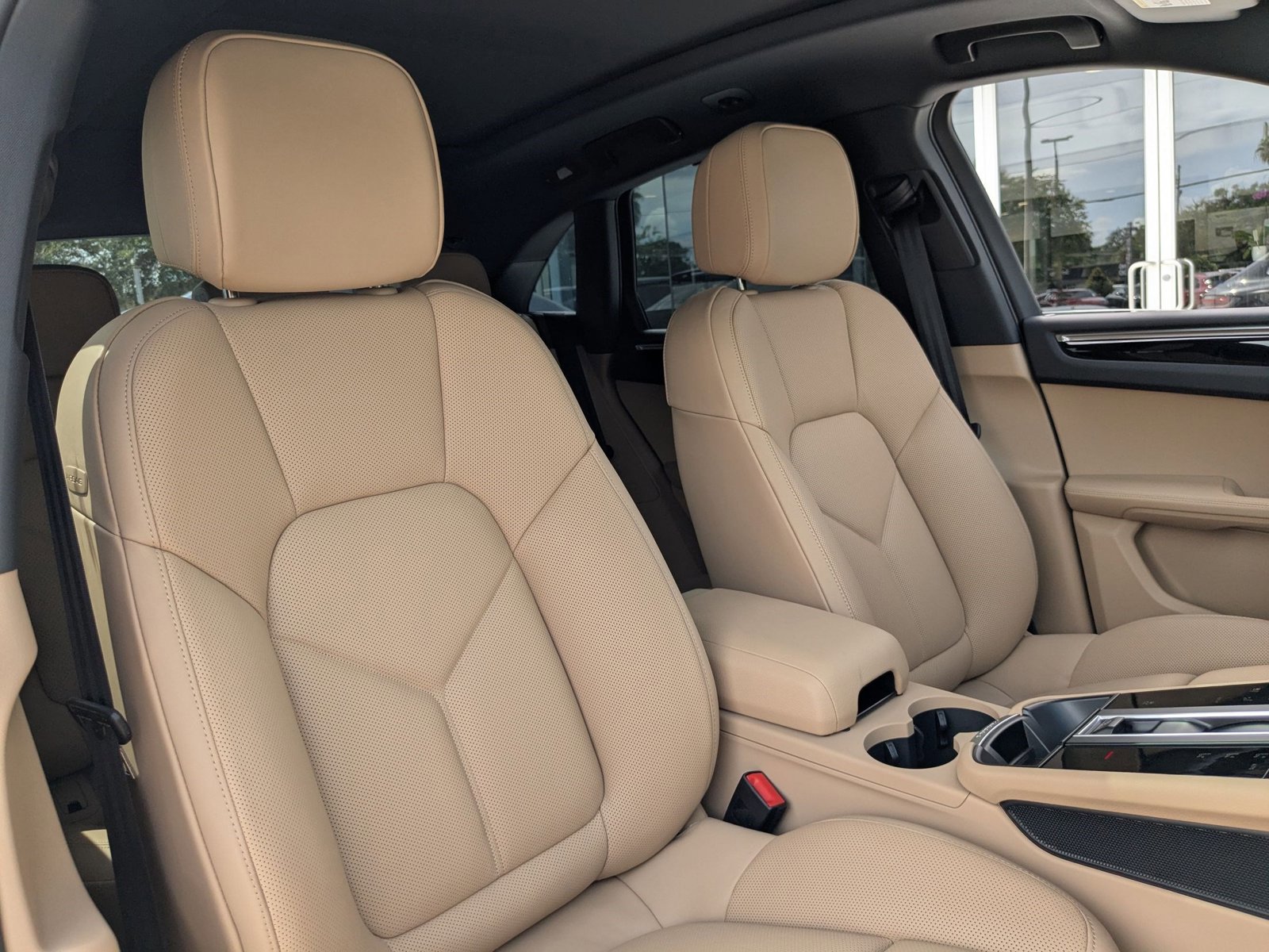 New 2026 Porsche Macan AWD/4WD image 28