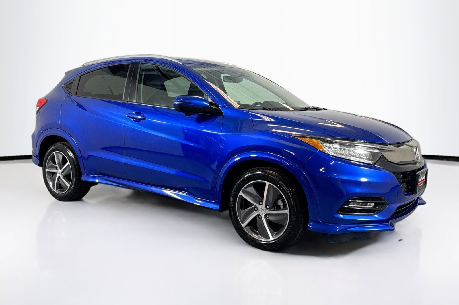 Used 2019 Honda HR-V Touring image 3