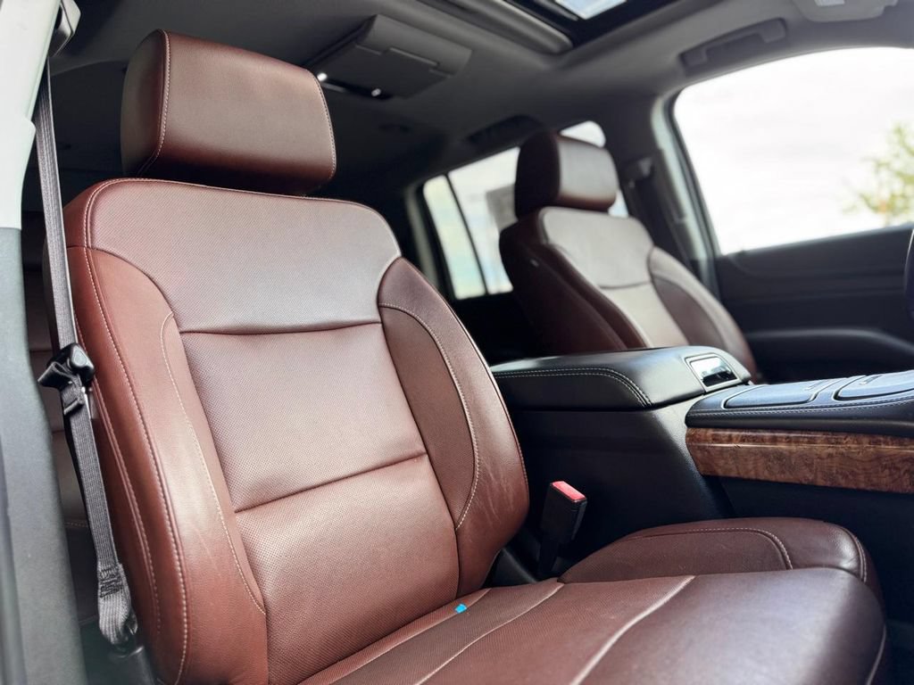 Used 2020 Chevrolet Suburban Premier w/ Premier Plus Edition AWD/4WD image 28