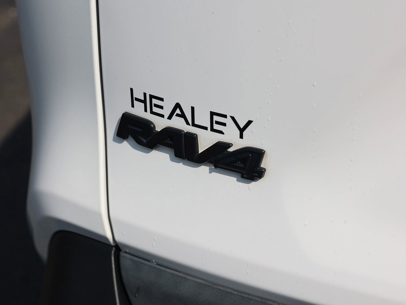 Used 2019 Toyota RAV4 XLE Premium w/ Cold Weather Package image 9