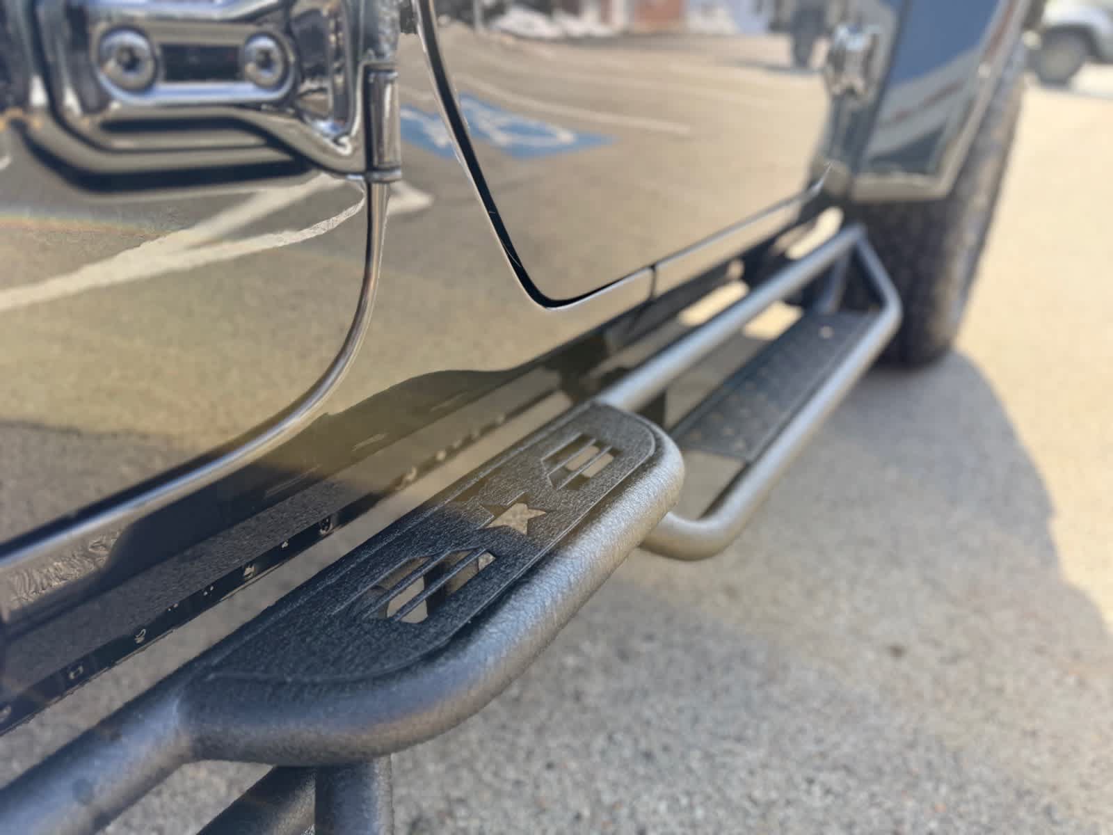 Certified 2025 Jeep Gladiator Sport AWD/4WD image 21