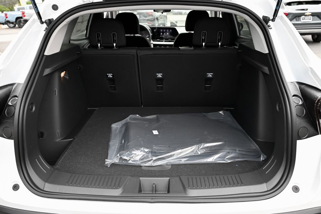 New 2026 Chevrolet Trax LS w/ LS Convenience Package FWD image 28