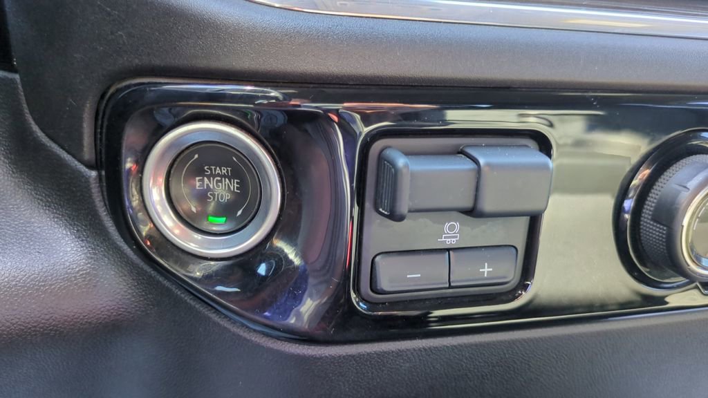 Used 2024 Chevrolet Silverado 2500 LT image 19