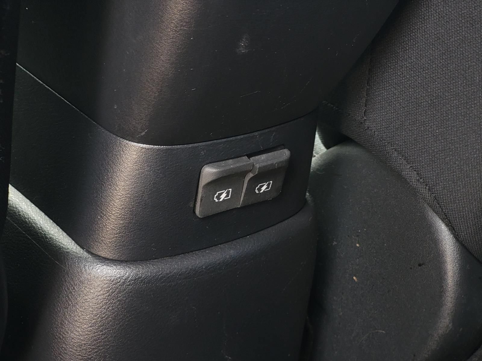 Used 2020 Nissan Kicks S FWD image 13
