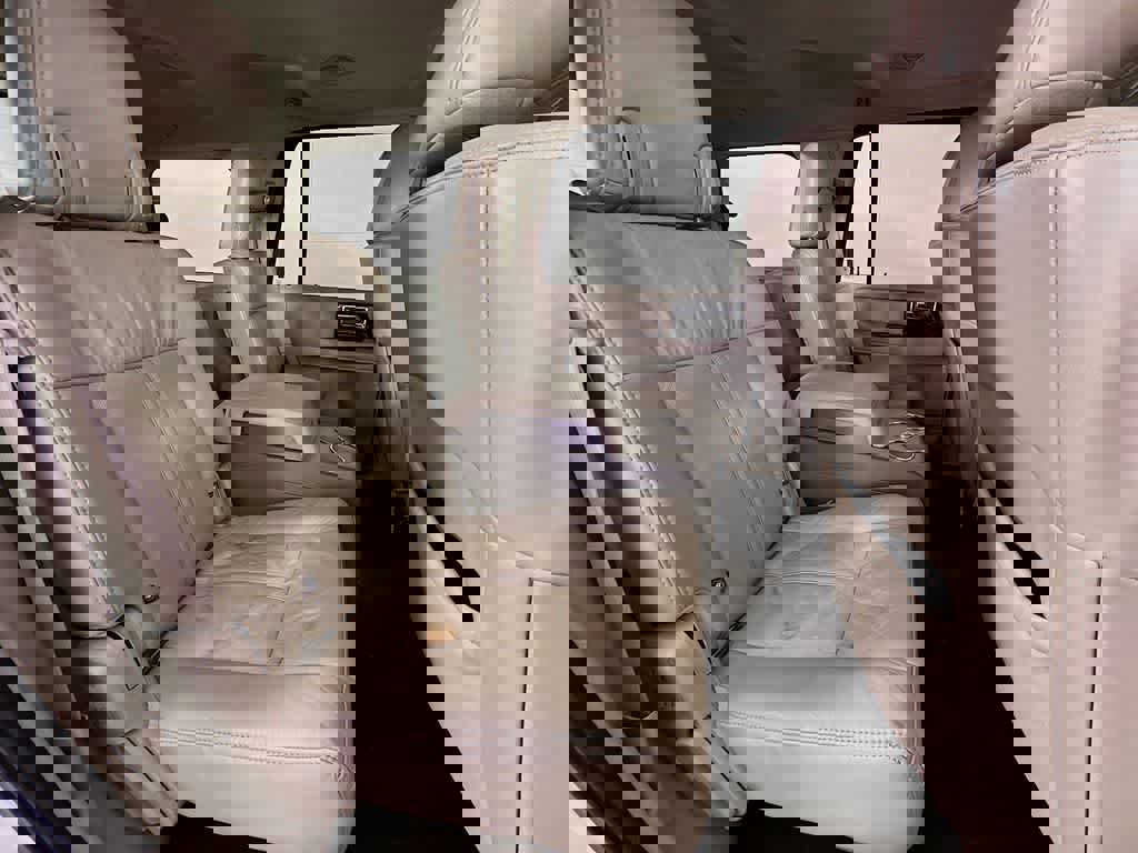 Used 2016 Lincoln Navigator Select image 33