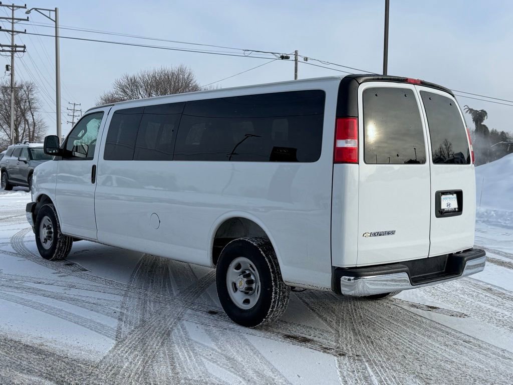 Used 2025 Chevrolet Express 3500 LT w/ LT Preferred Equipment Group RWD image 5