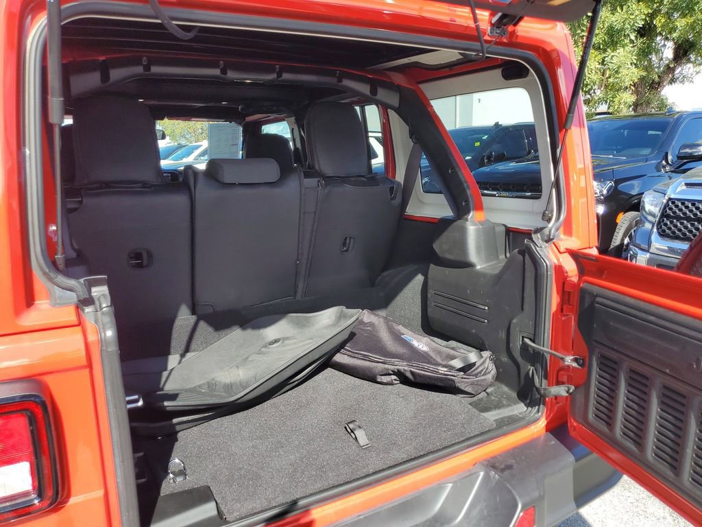 Used 2024 Jeep Wrangler Unlimited w/ LED Headlamp & Fog Lamp Group image 11