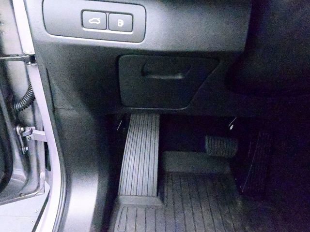 New 2026 Volvo XC90 T8 Core w/ Protection Package Premier image 16