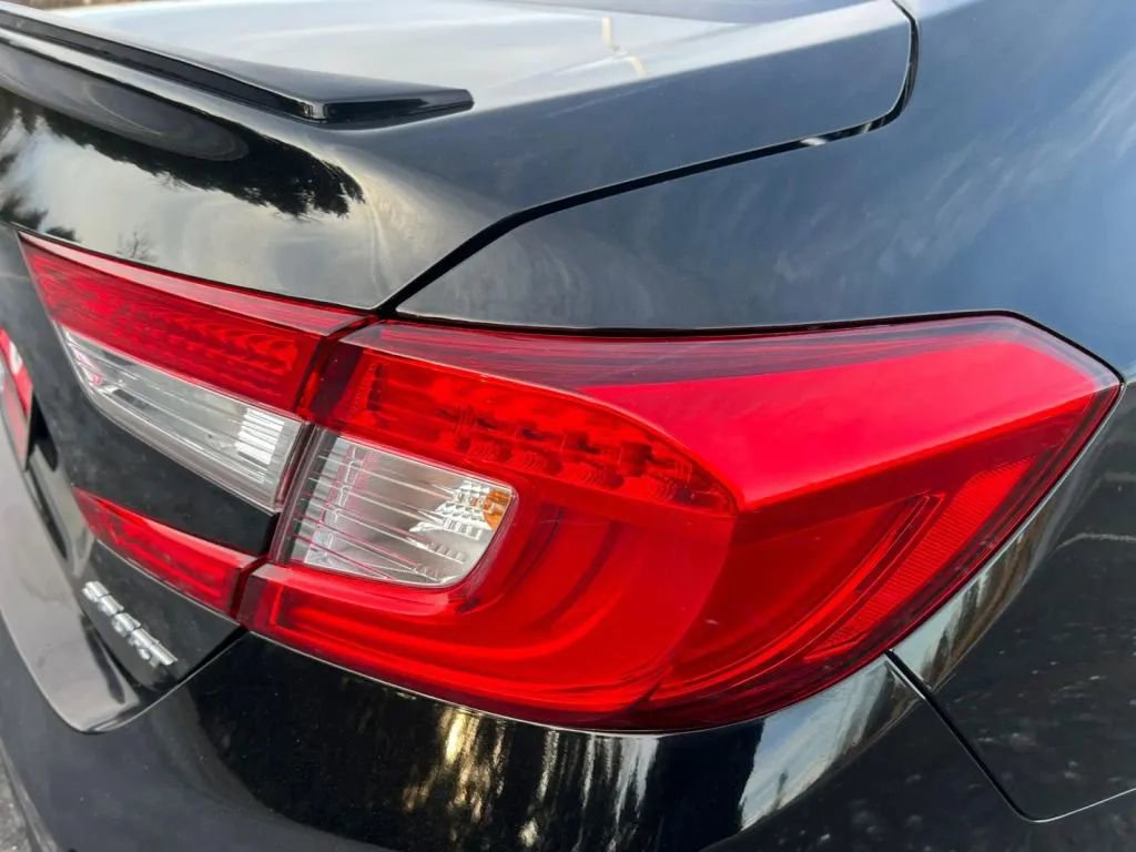 Used 2020 Honda Accord Sport image 29