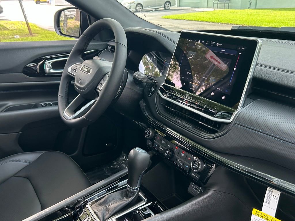 New 2025 Jeep Compass Limited w/ Sun & Sound Group image 34