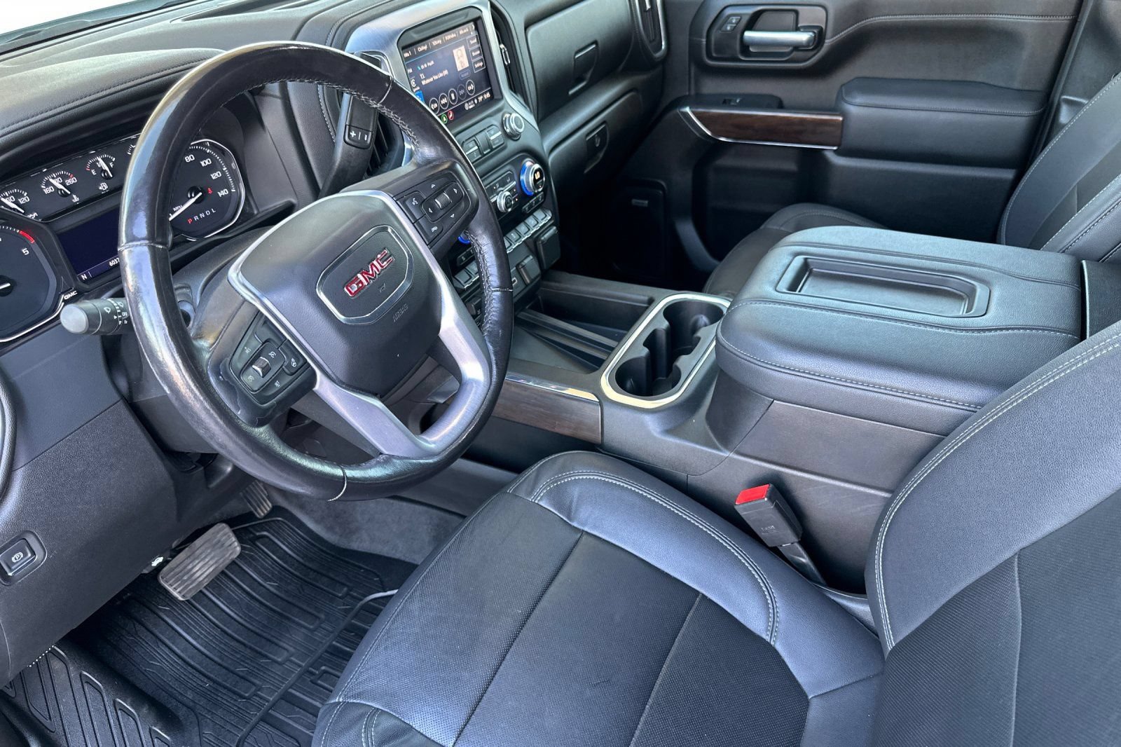 Used 2021 GMC Sierra 2500 SLT w/ SLT Preferred Package AWD/4WD image 10