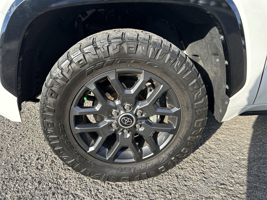 Used 2022 Toyota Tundra Platinum image 10