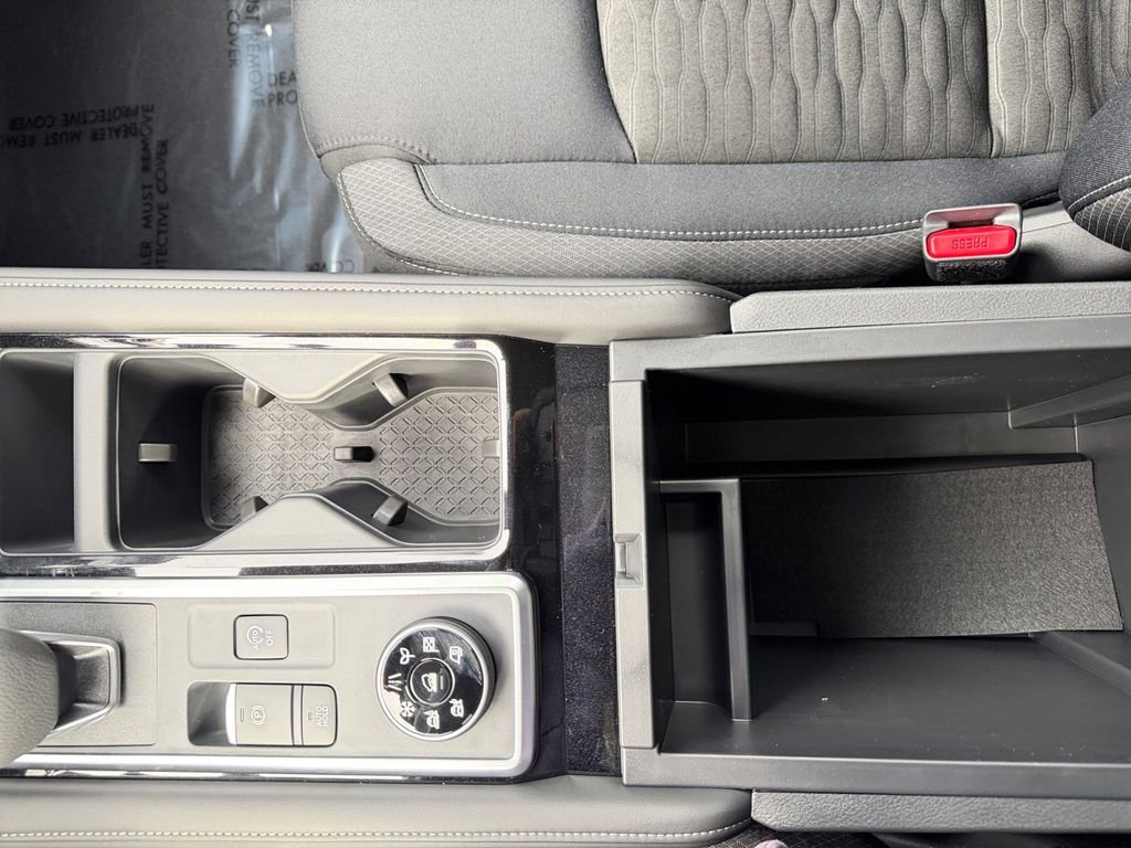 New 2025 Nissan Pathfinder SV image 23