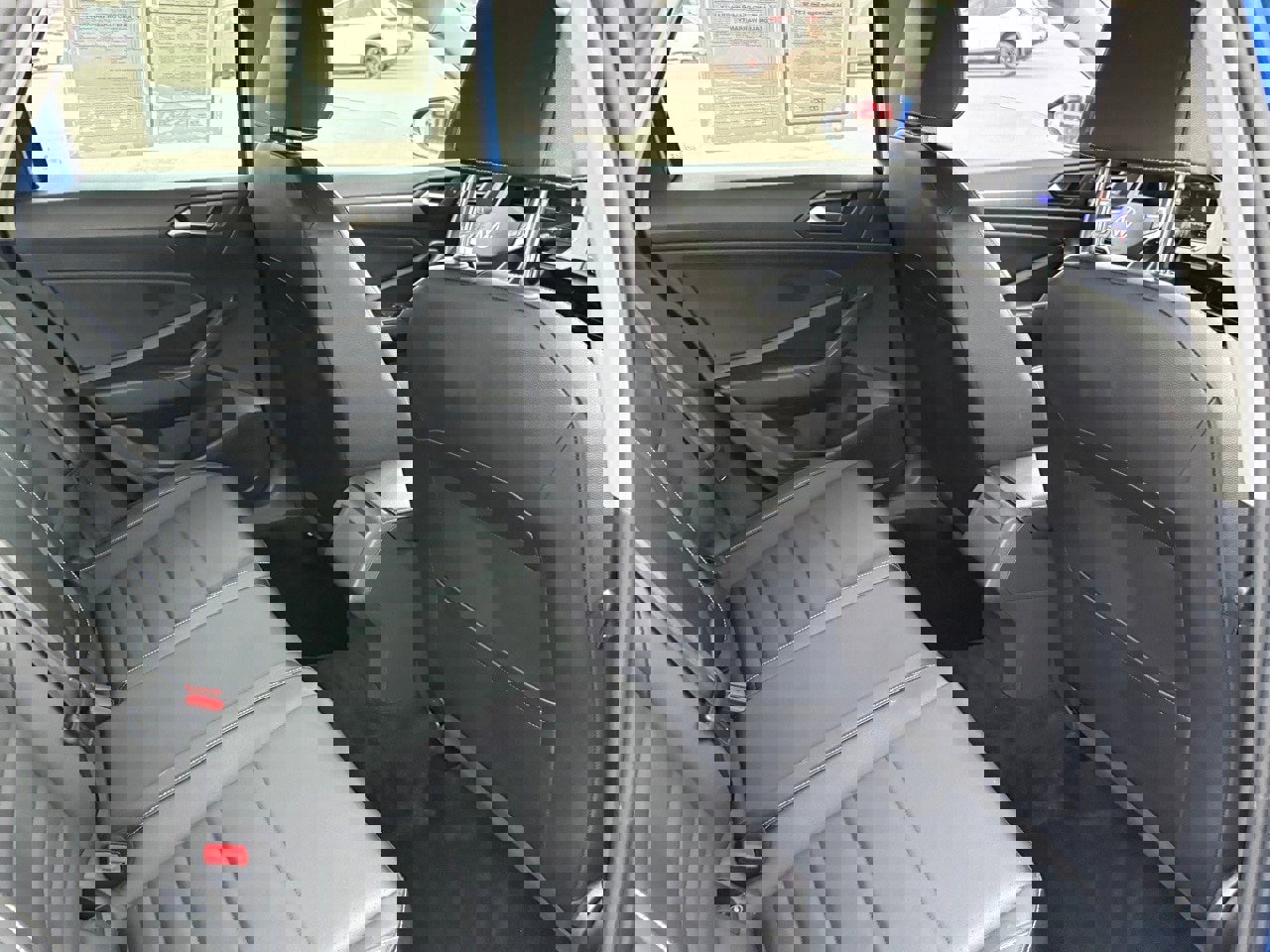 Used 2024 Volkswagen Jetta SE image 33