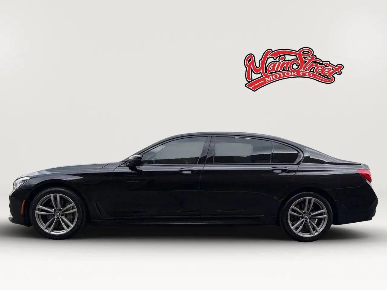 Used 2017 BMW 750i xDrive AWD/4WD image 4