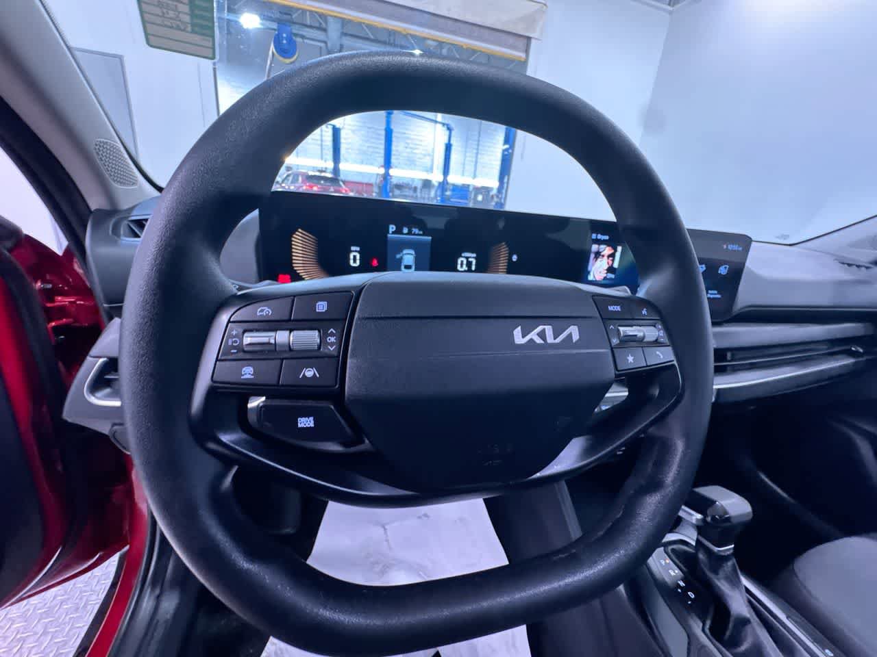 Used 2025 Kia K4 LXS image 15