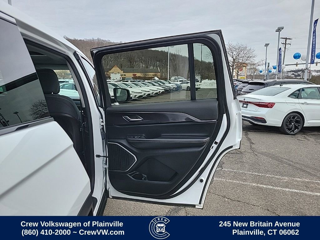 Used 2021 Jeep Grand Cherokee L Laredo w/ Luxury Tech Group I image 49