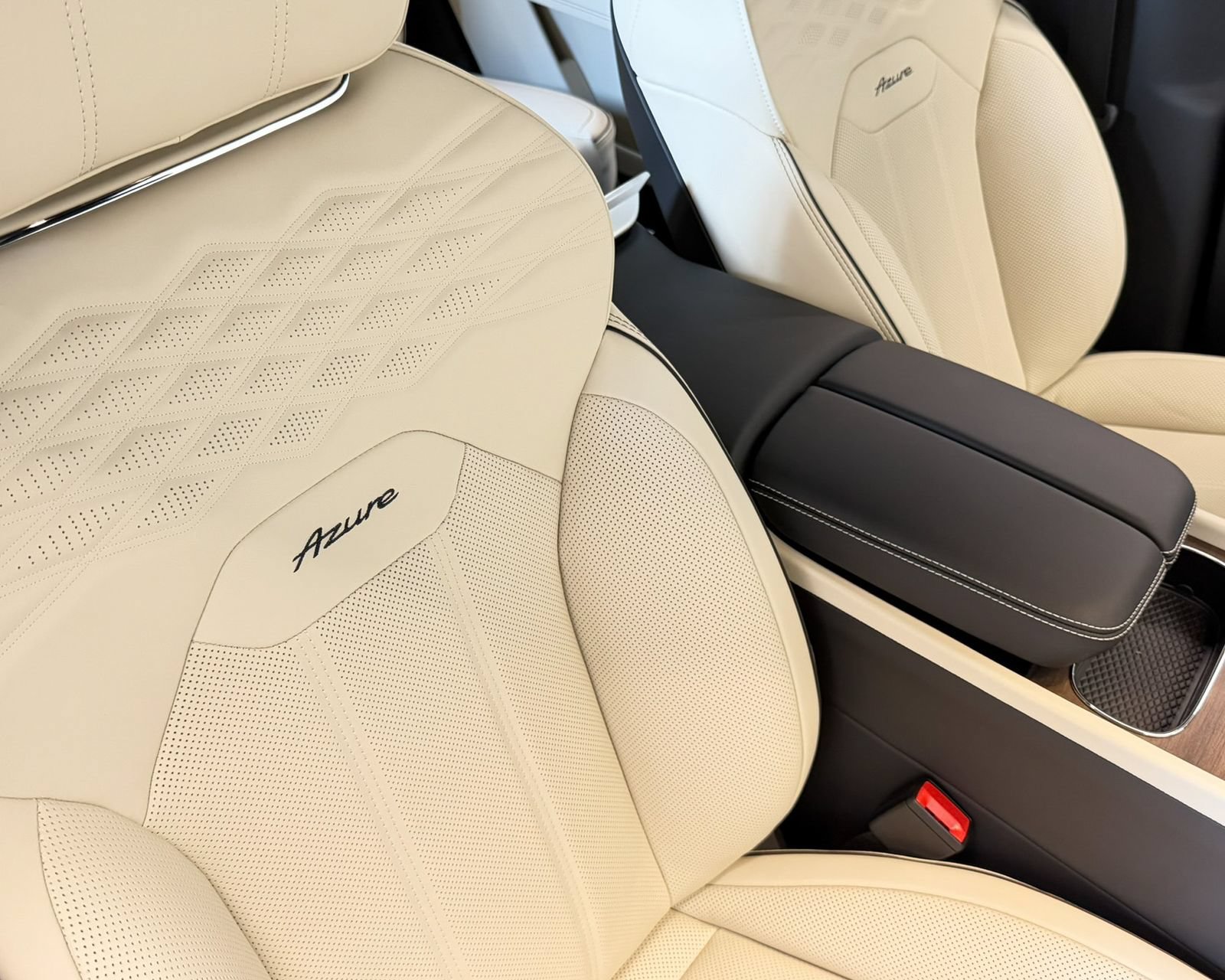 New 2026 Bentley Bentayga Extended Wheelbase AWD/4WD image 37