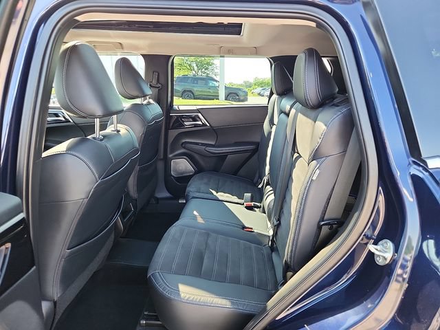 Used 2023 Mitsubishi Outlander SE AWD/4WD image 10