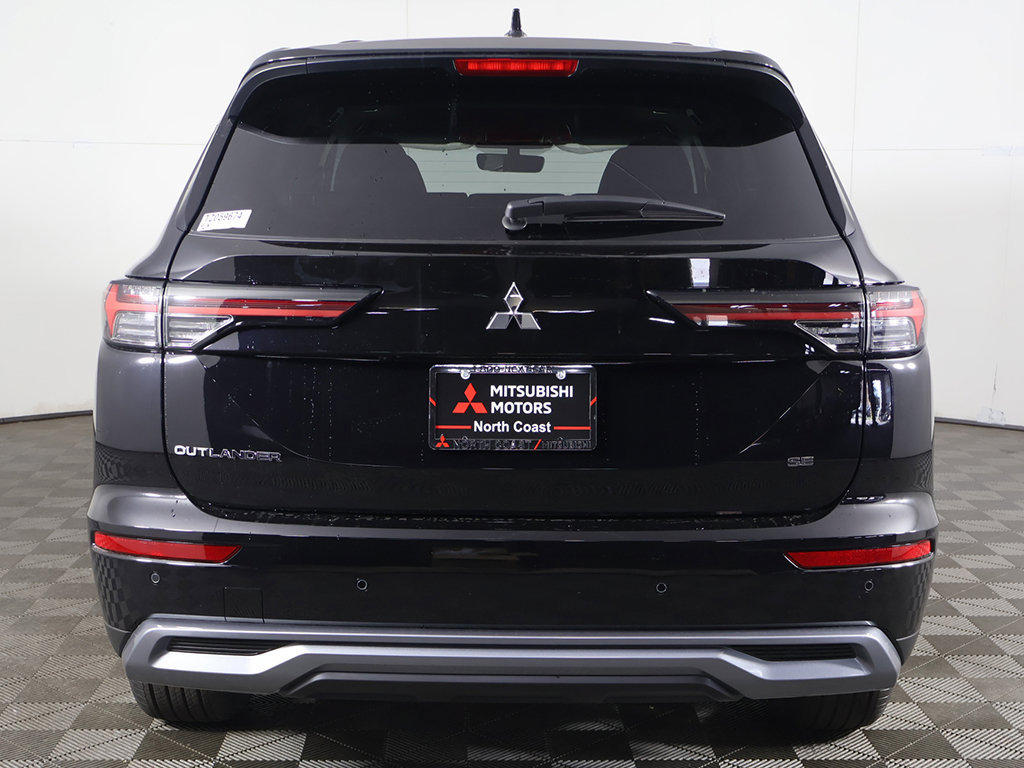New 2026 Mitsubishi Outlander SE FWD image 14