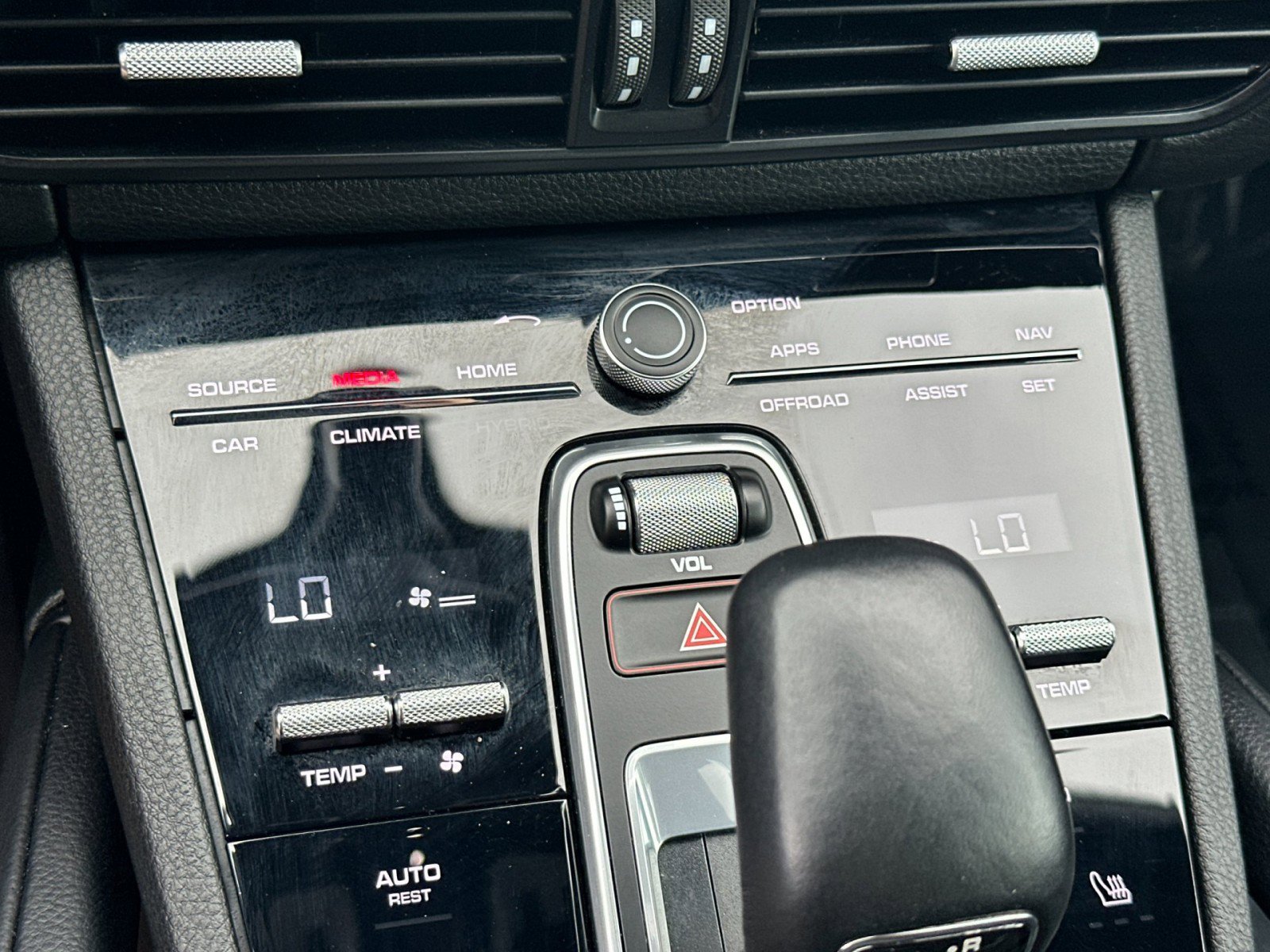 Certified 2023 Porsche Cayenne Coupe image 21