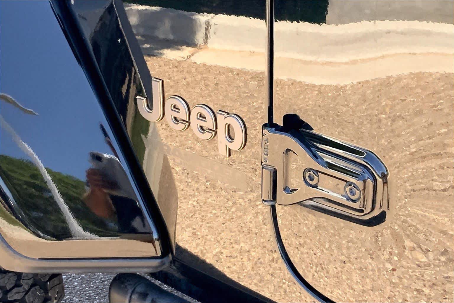 Used 2022 Jeep Wrangler Unlimited Rubicon w/ Trailer Tow Package AWD/4WD image 10