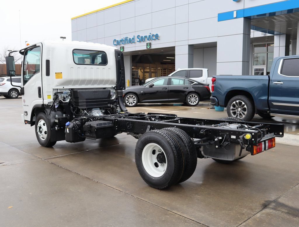 New 2024 Chevrolet Low Cab Forward 4500 XD RWD image 21