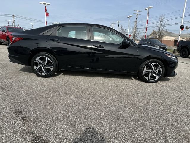 Used 2023 Hyundai Elantra SEL w/ Convenience Package image 35