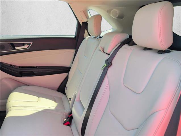Used 2019 Ford Edge Titanium FWD image 18