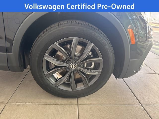 Certified 2023 Volkswagen Tiguan SE w/ Panoramic Sunroof Package image 12