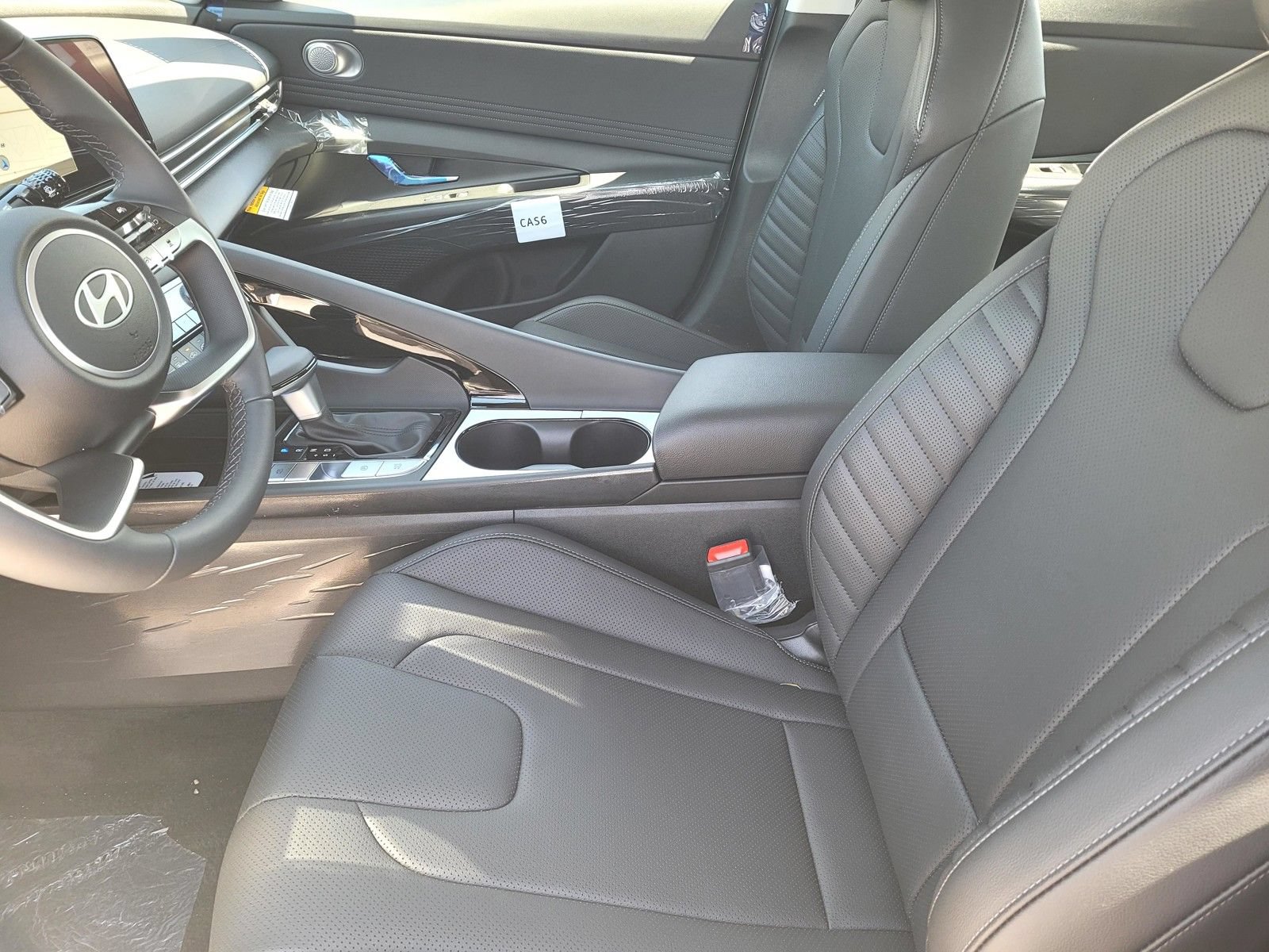 New 2026 Hyundai Elantra Limited FWD image 15