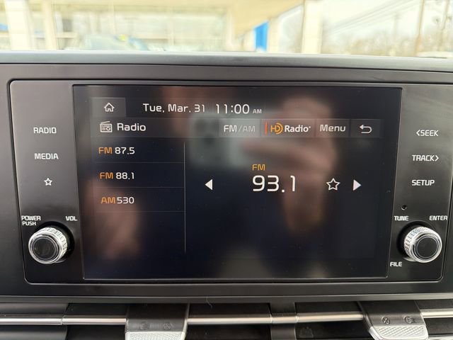 Used 2024 Kia Carnival LX image 18