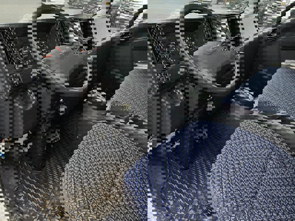 New 2025 Chevrolet Low Cab Forward image 18