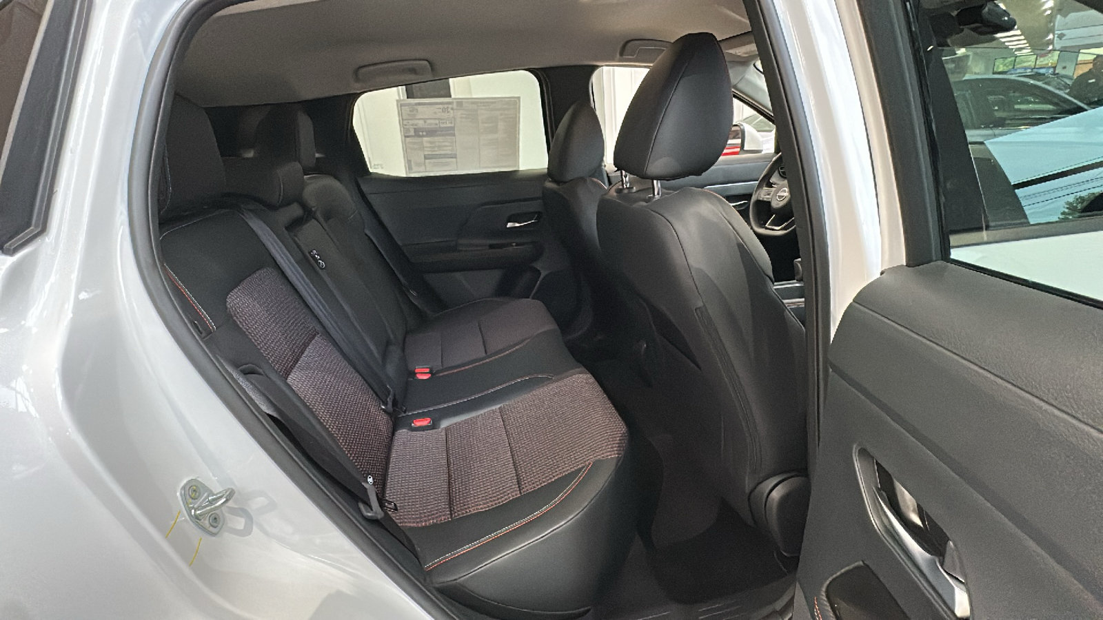 New 2025 Nissan Kicks SR w/ Illumination Package AWD/4WD image 9