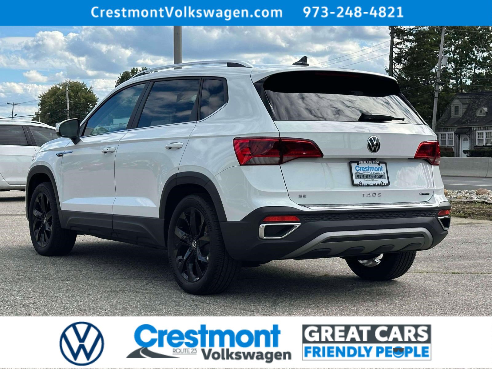 Certified 2022 Volkswagen Taos SE w/ Panoramic Sunroof Package image 4