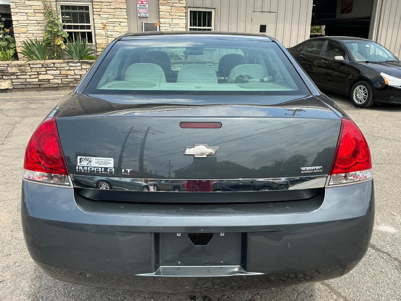 Used 2011 Chevrolet Impala LT FWD image 4