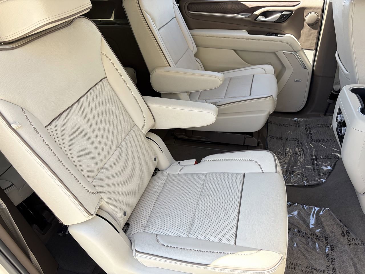 Used 2022 GMC Yukon XL Denali AWD/4WD image 13