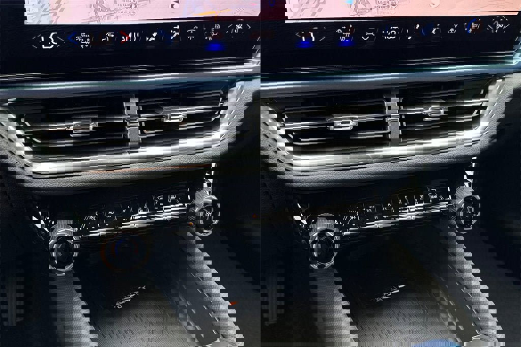 New 2026 Chevrolet Equinox EV LT image 21