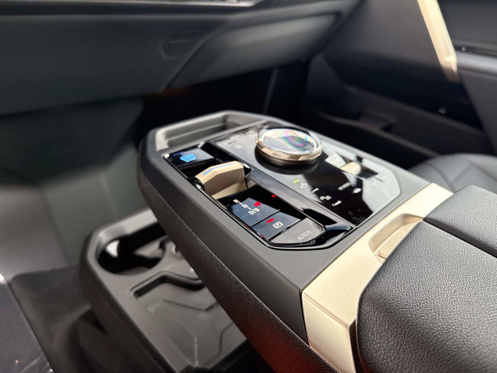 Certified 2025 BMW iX xDrive50 AWD/4WD image 28
