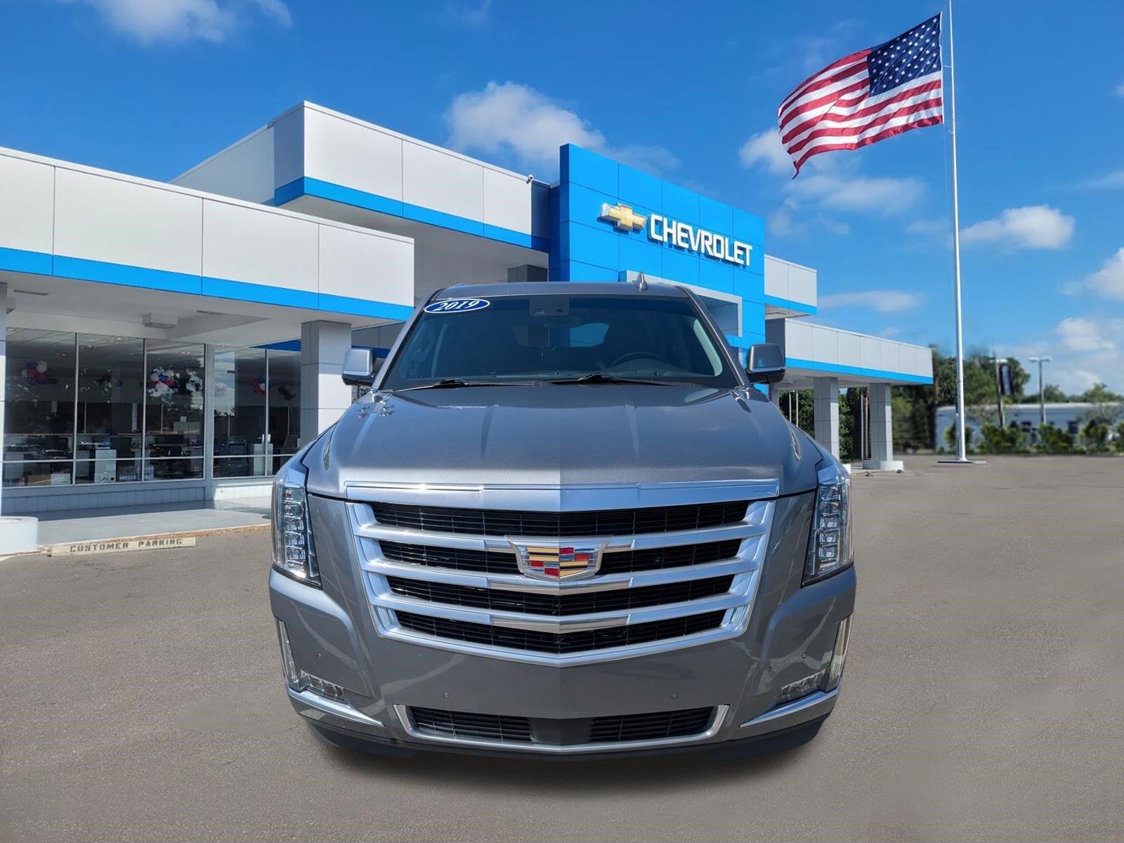 Used 2019 Cadillac Escalade Premium Luxury image 2