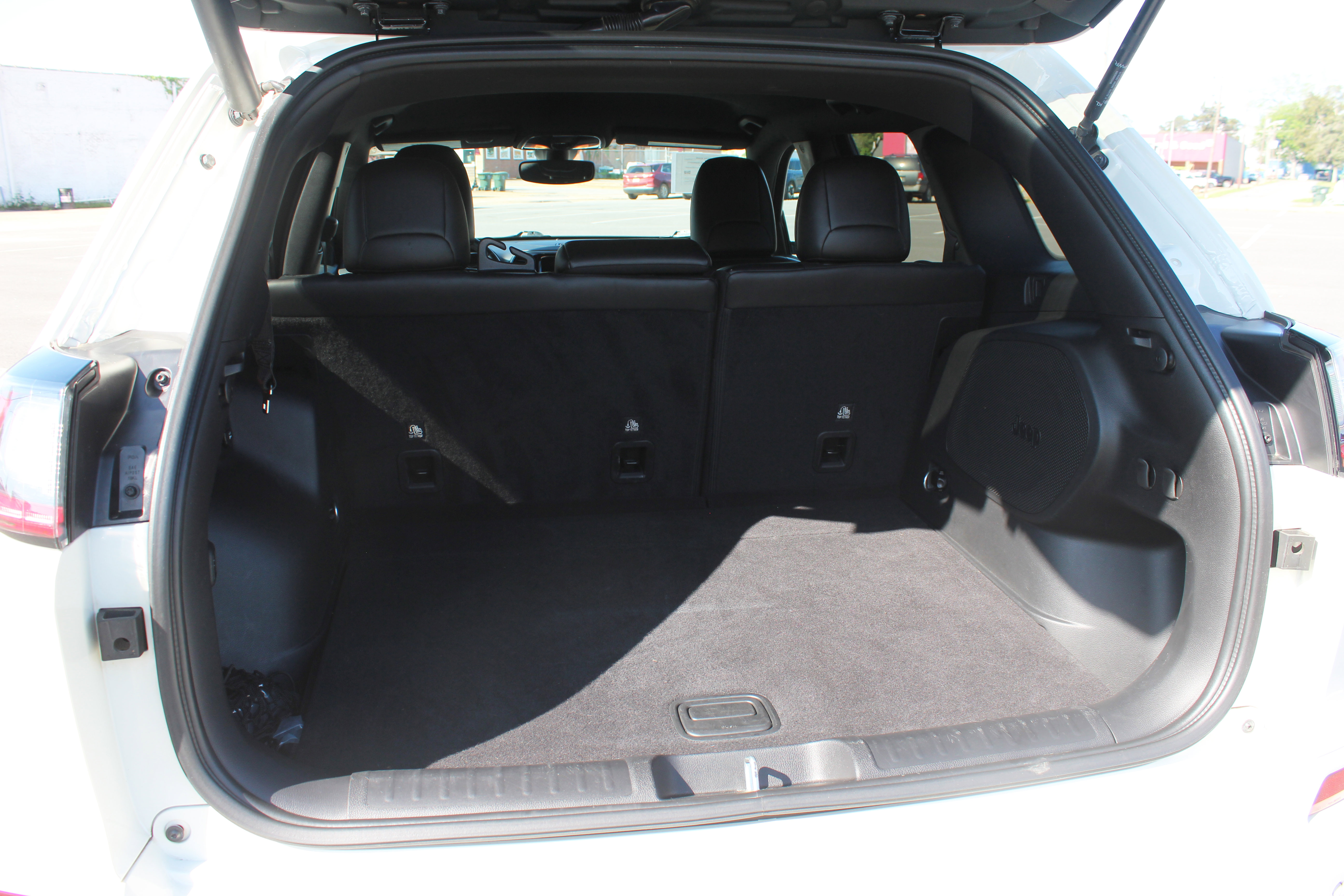 Used 2019 Jeep Cherokee High Altitude image 7