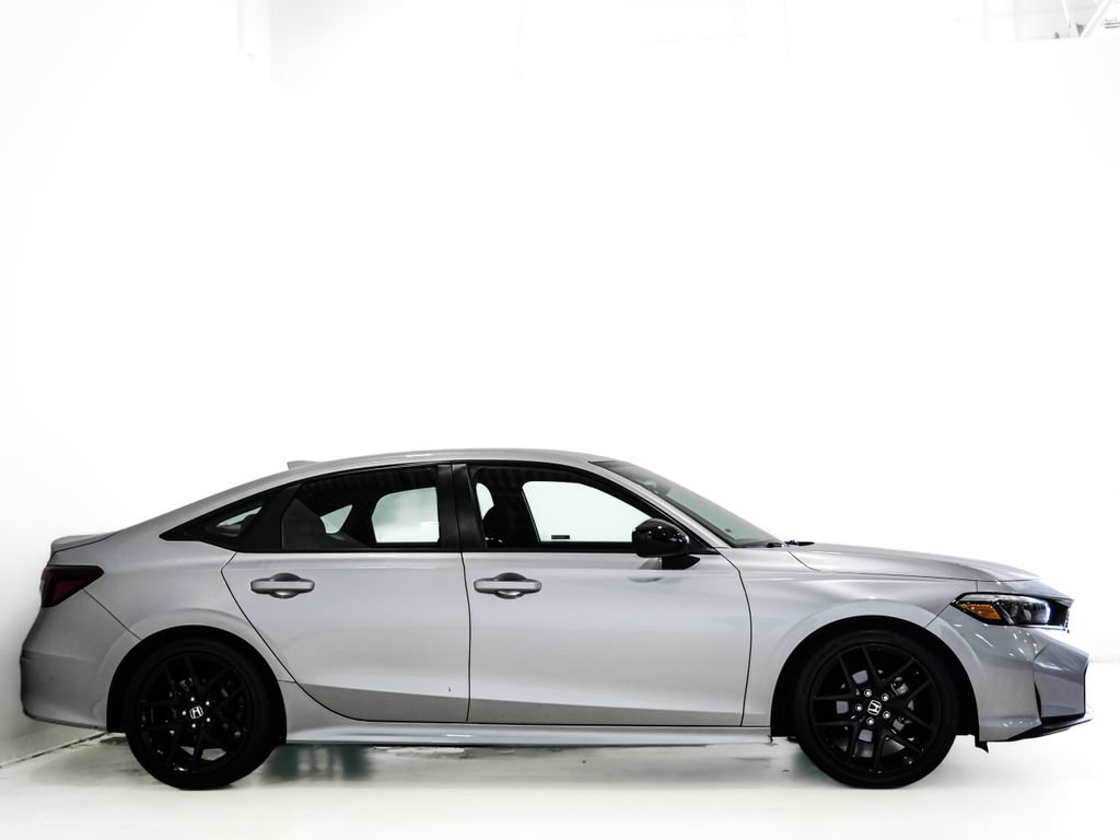Used 2025 Honda Civic Sport image 4