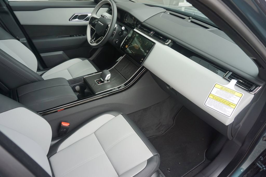 New 2026 Land Rover Range Rover Velar Dynamic SE image 22