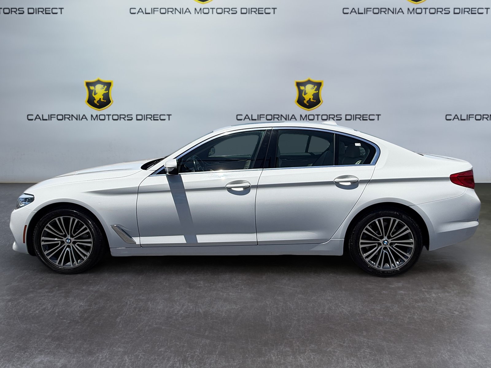 Used 2019 BMW 530i w/ Convenience Package RWD image 2
