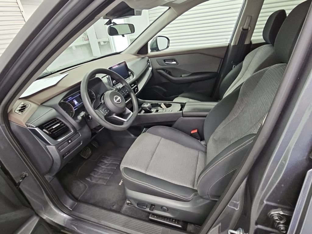 Used 2023 Nissan Rogue SV FWD image 12