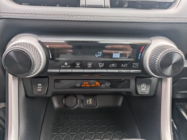Used 2024 Toyota RAV4 LE AWD/4WD image 27