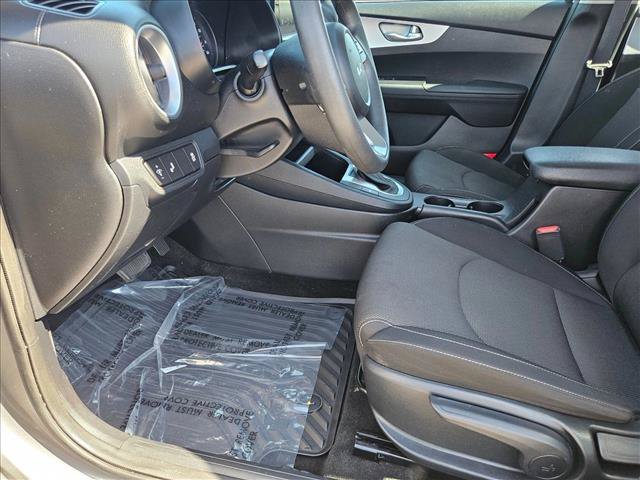 Used 2024 Kia Forte LXS w/ LXS Technology Package FWD image 15