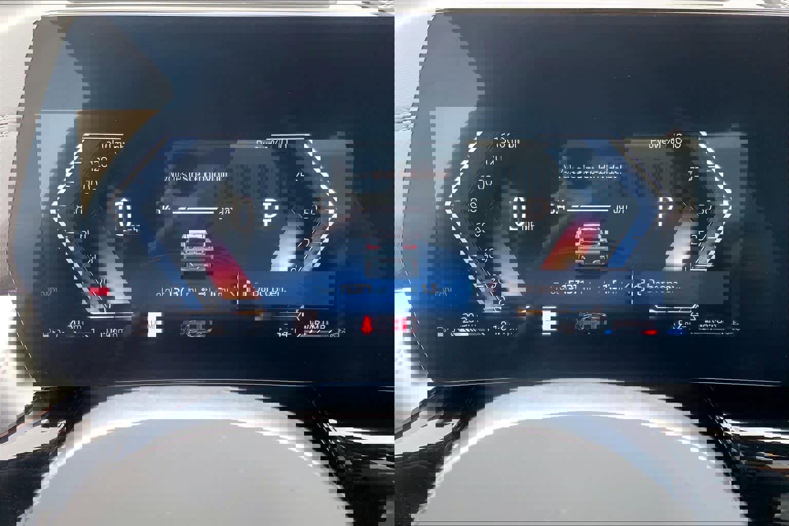 Certified 2025 BMW X2 xDrive28i w/ Technology Package image 23