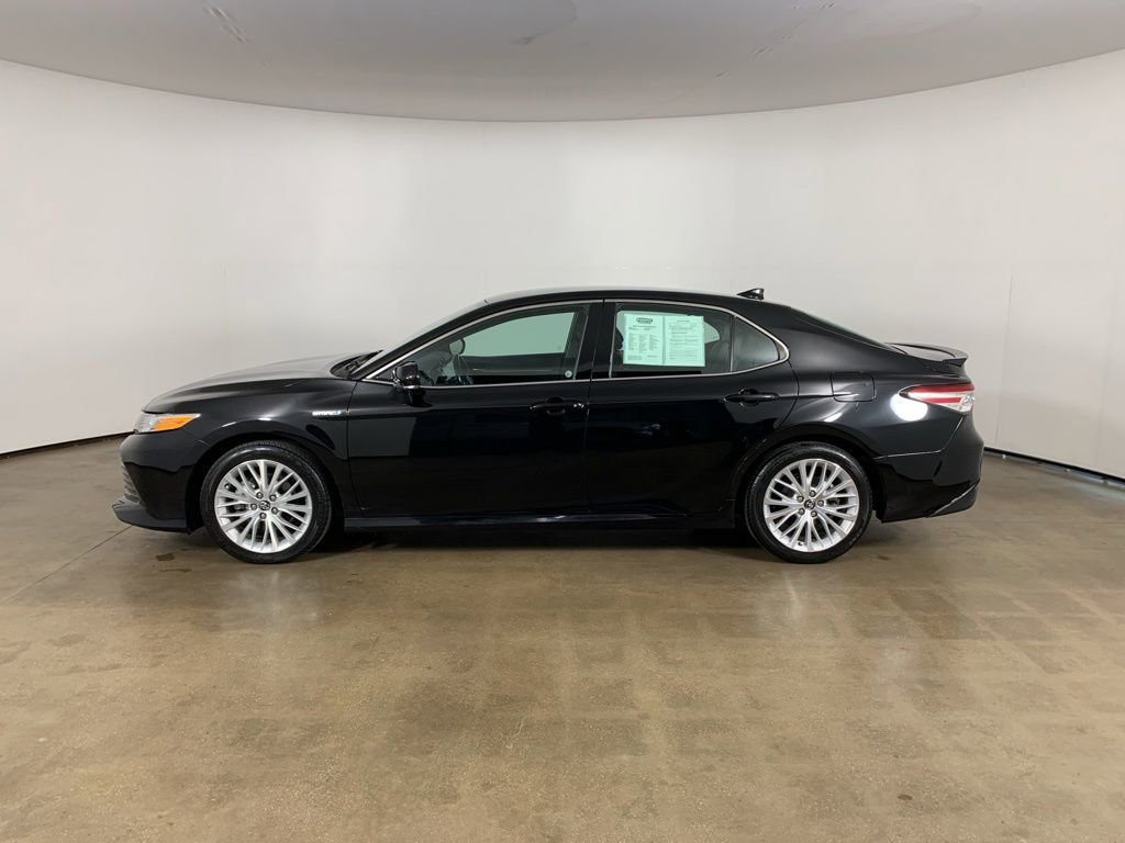 Used 2020 Toyota Camry XLE FWD image 16