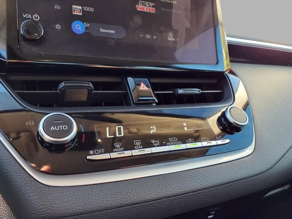 Used 2025 Toyota Corolla XLE image 7